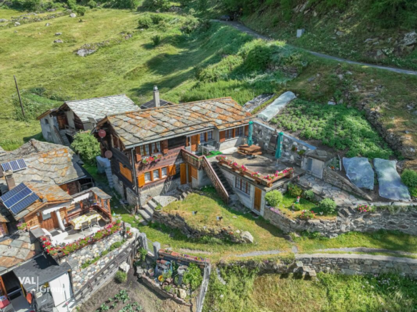 Appartement de 3,5 pièces dans un chalet alpin chaleureux