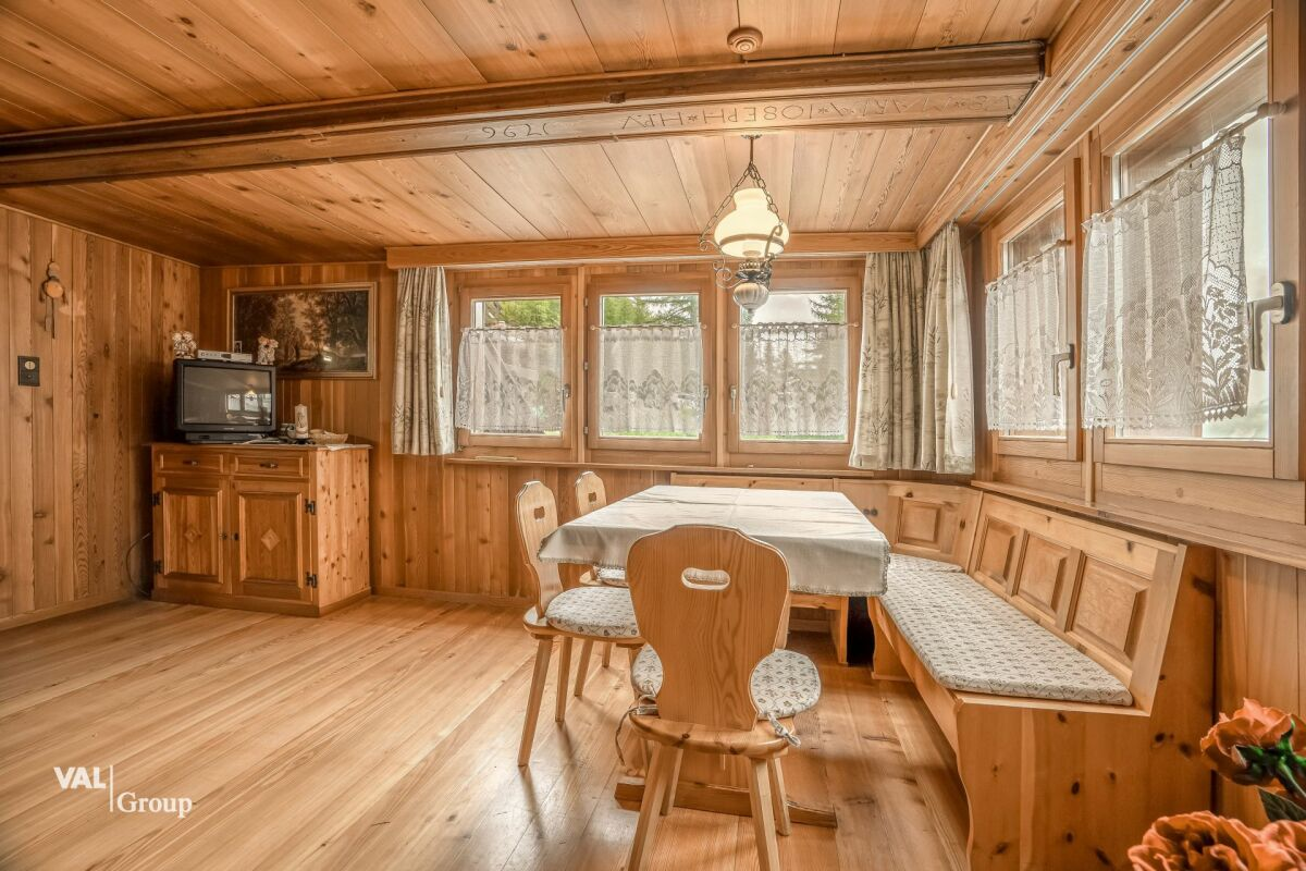 Appartement de 3,5 pièces dans un chalet alpin chaleureux