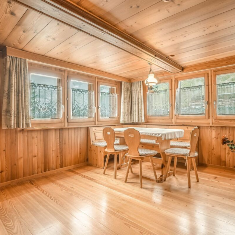 Appartement de 3,5 pièces dans un chalet alpin chaleureux