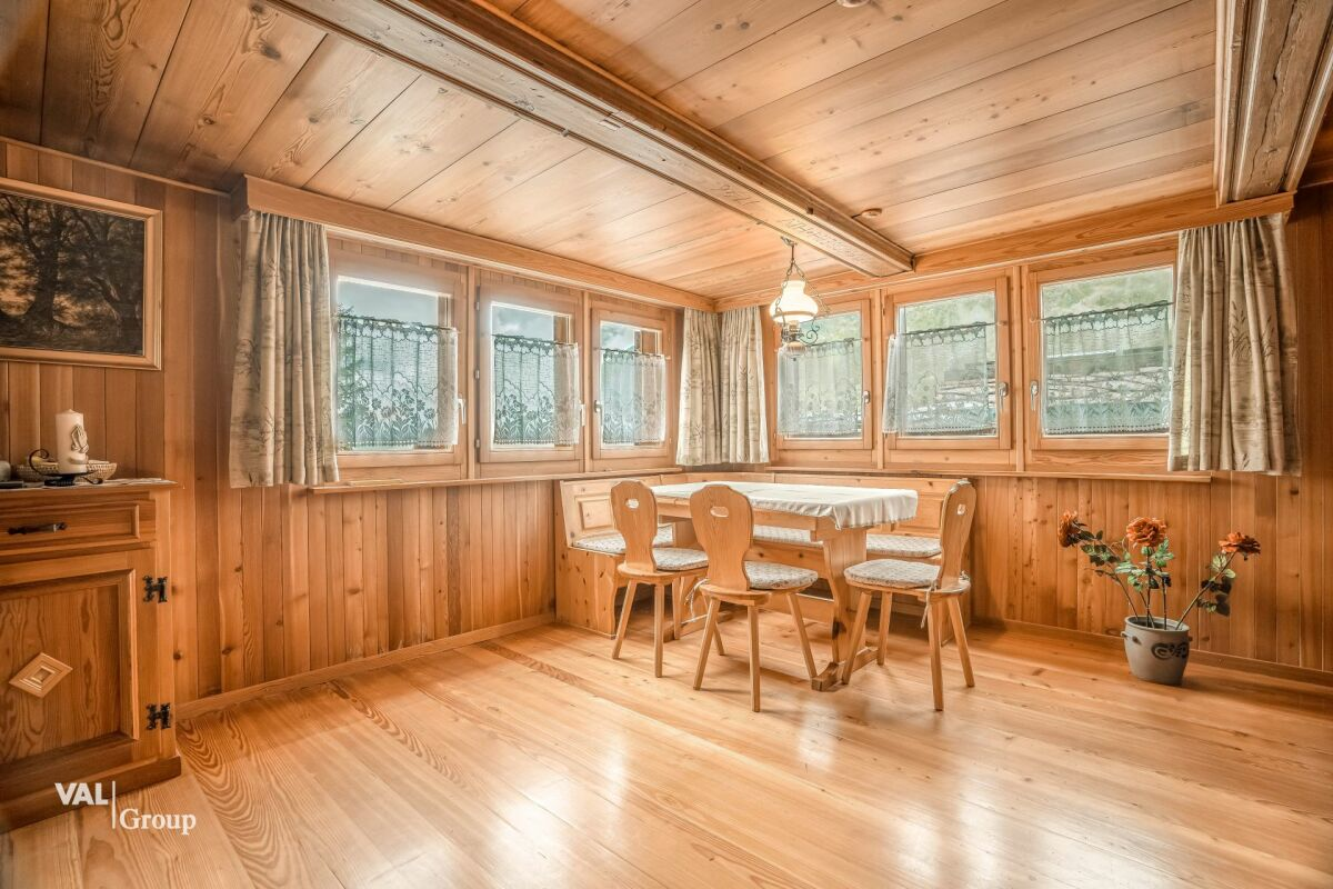 Appartement de 3,5 pièces dans un chalet alpin chaleureux