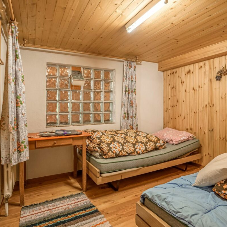 Appartement de 3,5 pièces dans un chalet alpin chaleureux