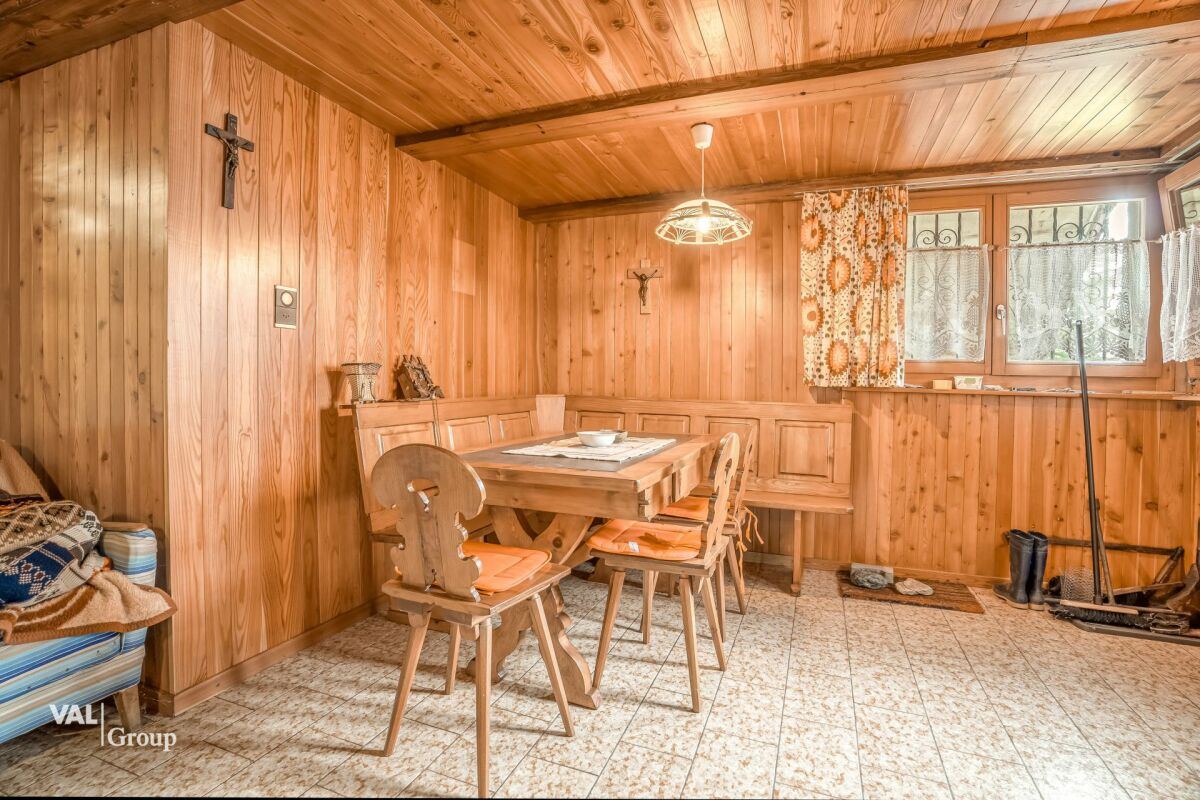 Appartement de 3,5 pièces dans un chalet alpin chaleureux