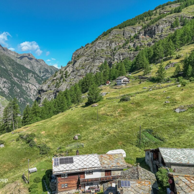 Appartement de 3,5 pièces dans un chalet alpin chaleureux