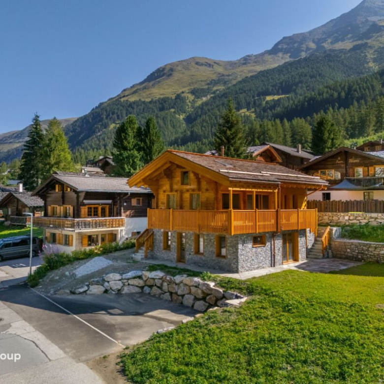 Un charmant chalet aux allures alpines dans un décor à couper le souffle