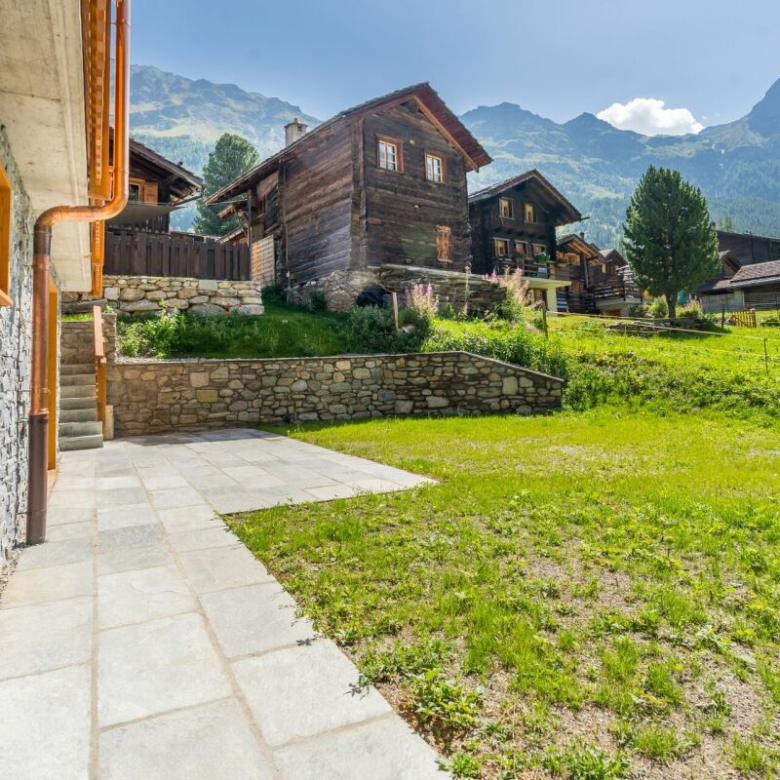 Un charmant chalet aux allures alpines dans un décor à couper le souffle