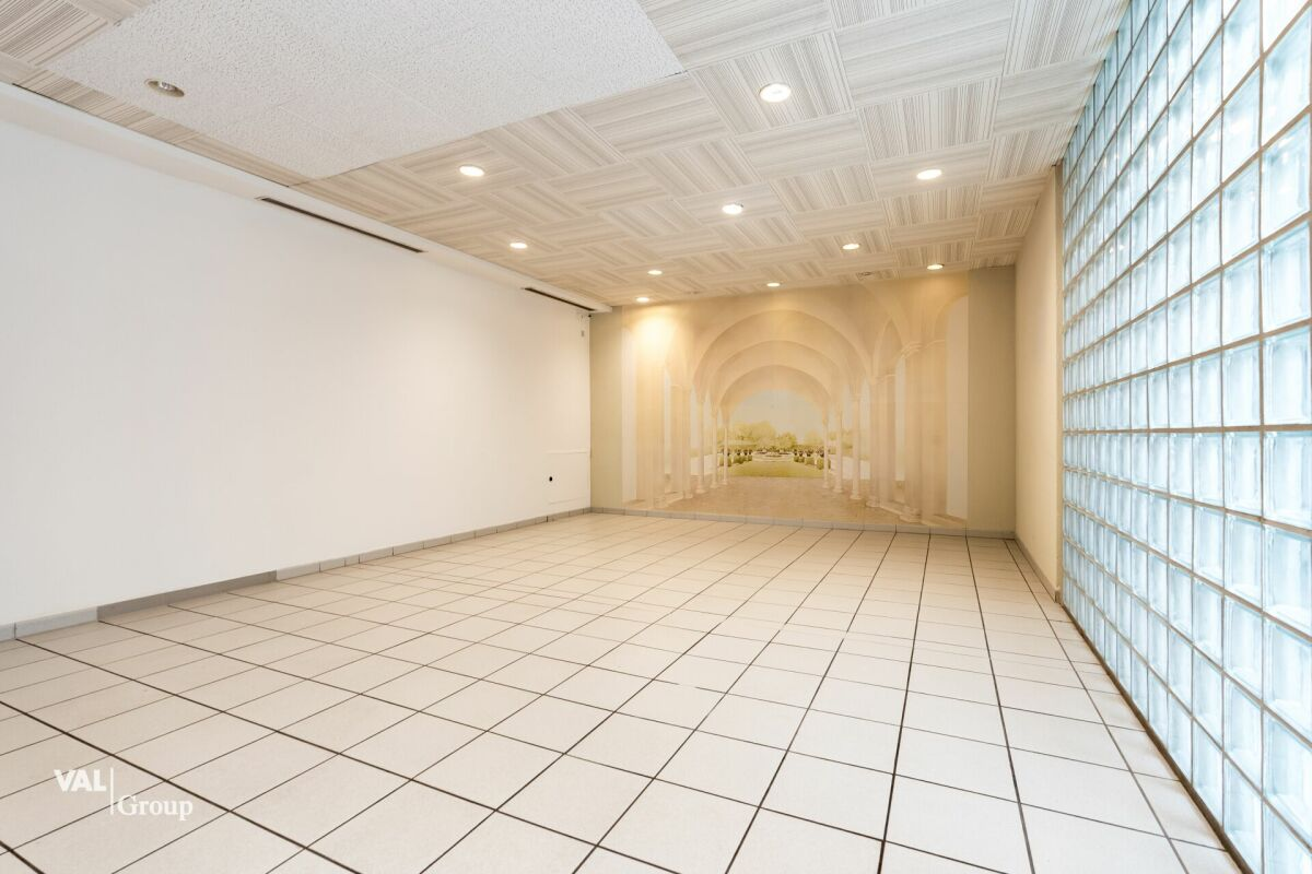 To rent: modern and bright administrative space – 1,200 m² in Aigle