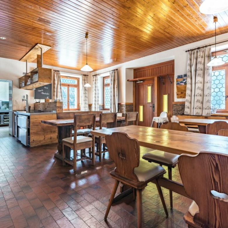 L'hôtel-restaurant Jägerheim, idéalement situé et offrant de multiples possibilités d'utilisation