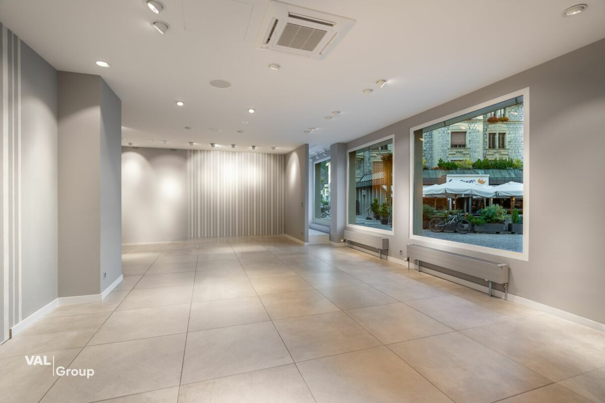 Commercial and office space on Brig’s central square – 2 floors, storefront, air-conditioned