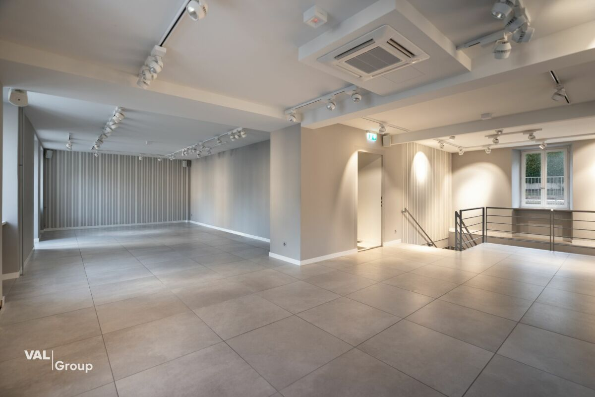 Commercial and office space on Brig’s central square – 2 floors, storefront, air-conditioned