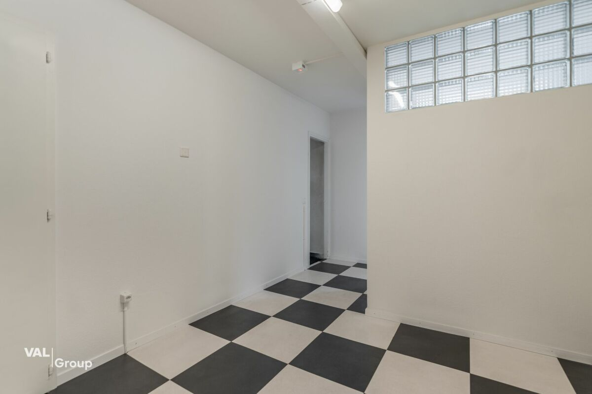 Commercial and office space on Brig’s central square – 2 floors, storefront, air-conditioned