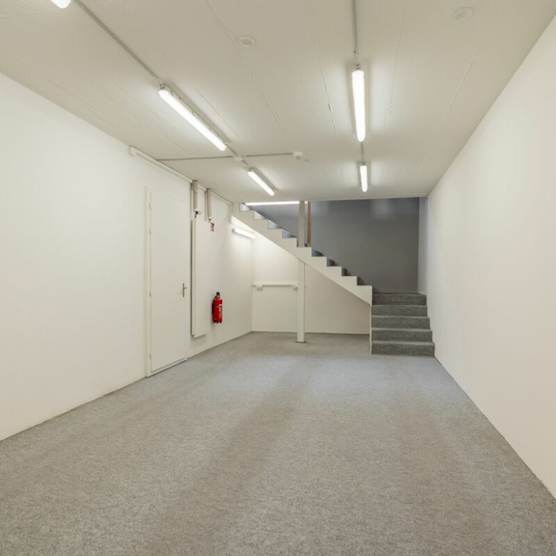 Commercial and office space on Brig’s central square – 2 floors, storefront, air-conditioned
