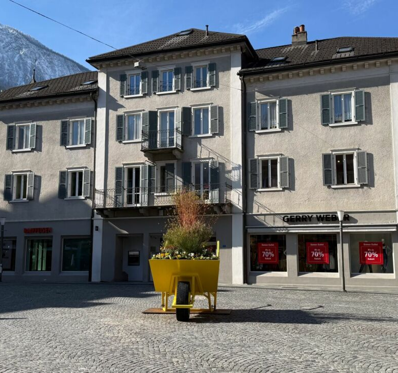 Commercial and office space on Brig’s central square – 2 floors, storefront, air-conditioned