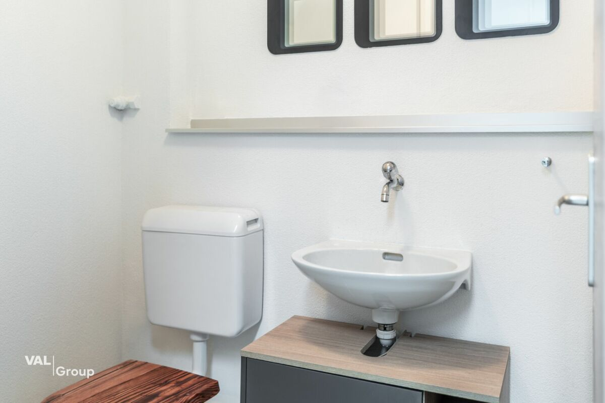 Multipurpose premises located in the heart of Brig