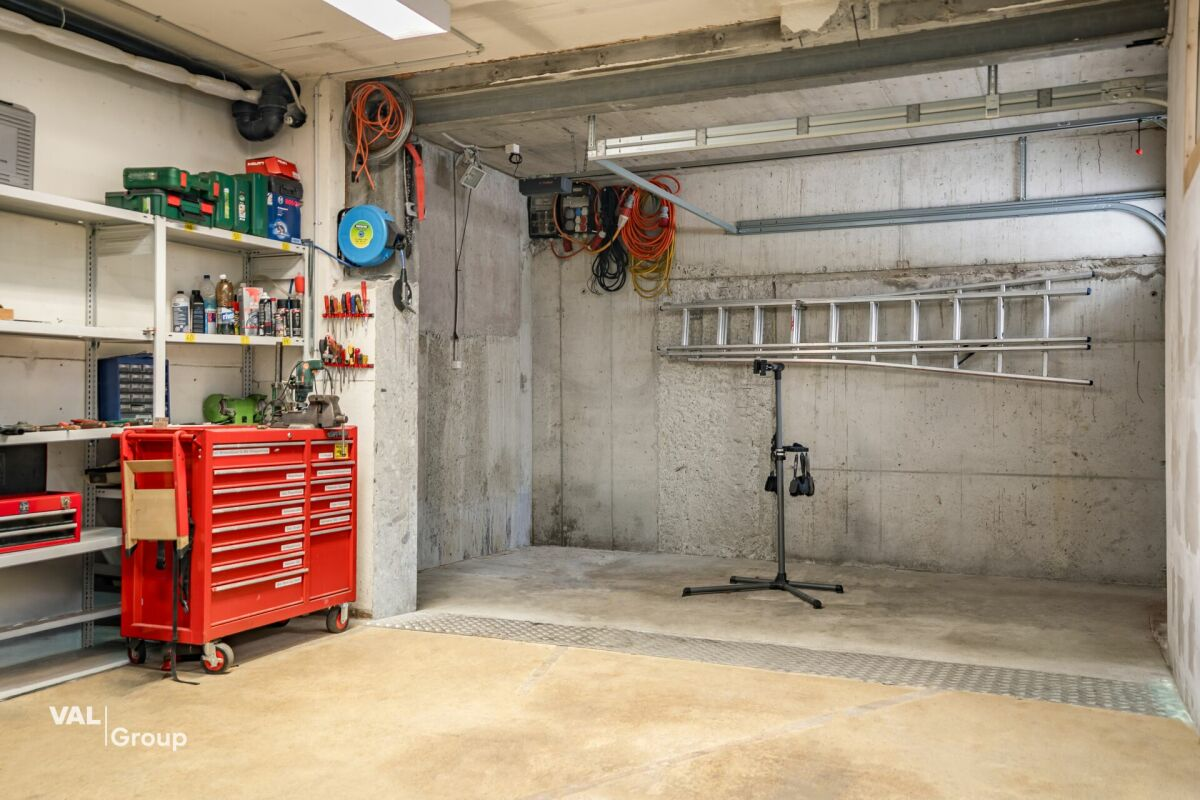 Multipurpose premises located in the heart of Brig