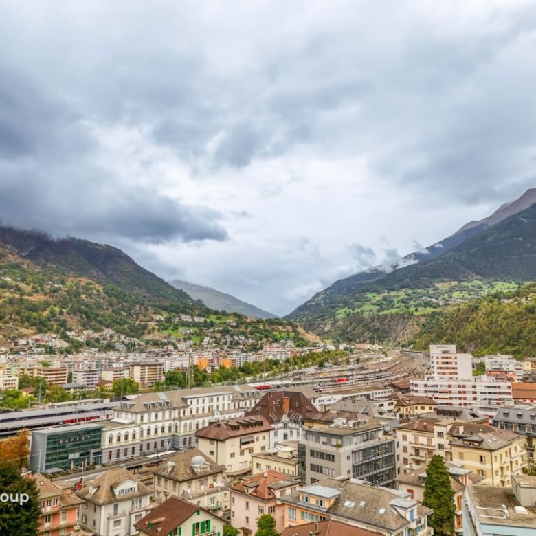 Multipurpose premises located in the heart of Brig