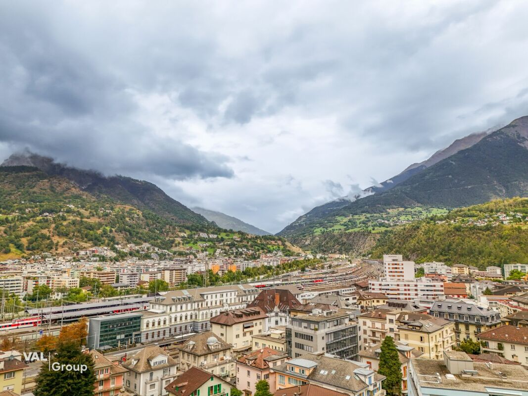Multipurpose premises located in the heart of Brig