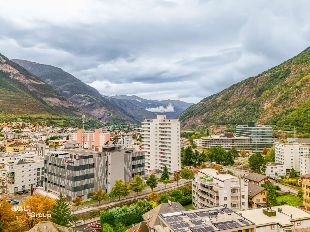 Multipurpose premises located in the heart of Brig