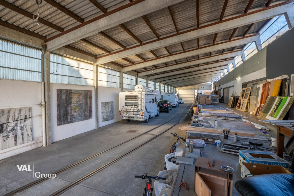 Warehouses located in a central location