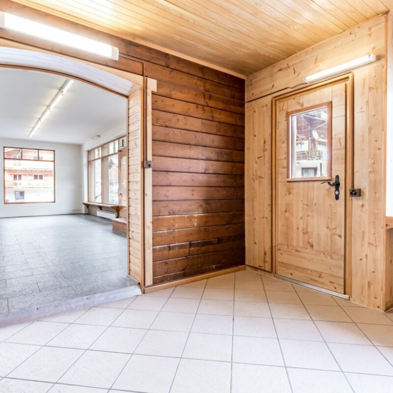 Local commercial à rénover avec possibilité de transformation en logements