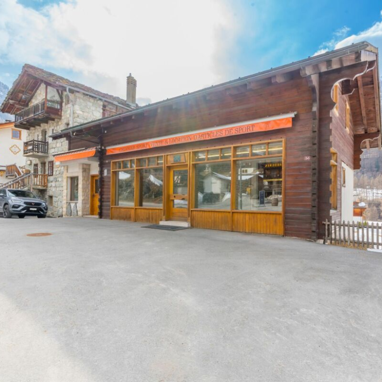 Local commercial à rénover avec possibilité de transformation en logements