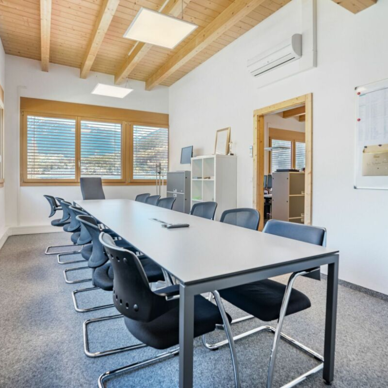 Modern warehouse for versatile use to rent in a prime location