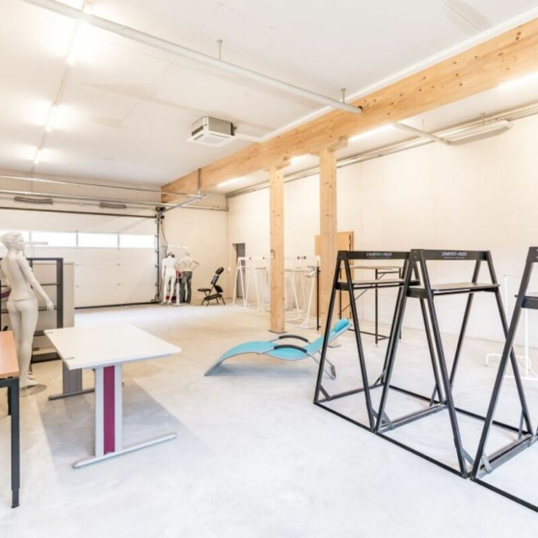 Commercial space in Gamsen – Versatile, with direct access