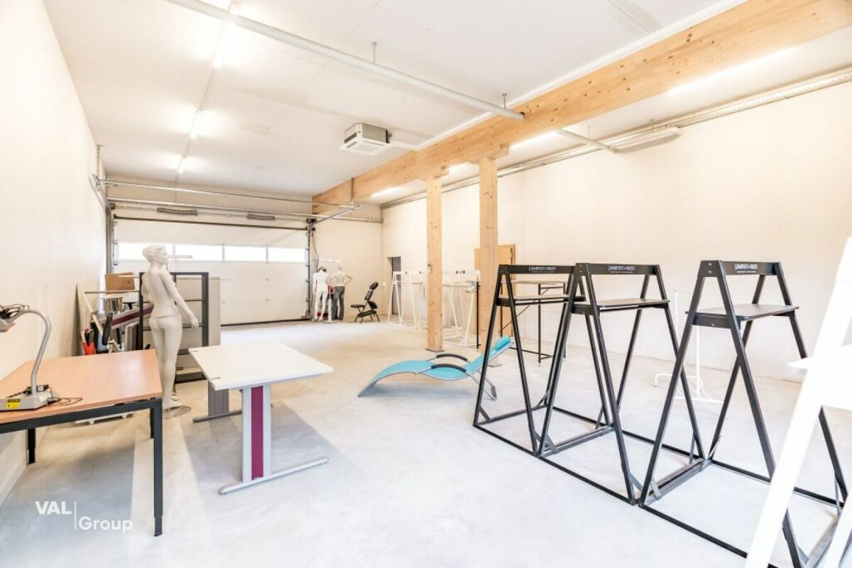 Commercial space in Gamsen – Versatile, with direct access