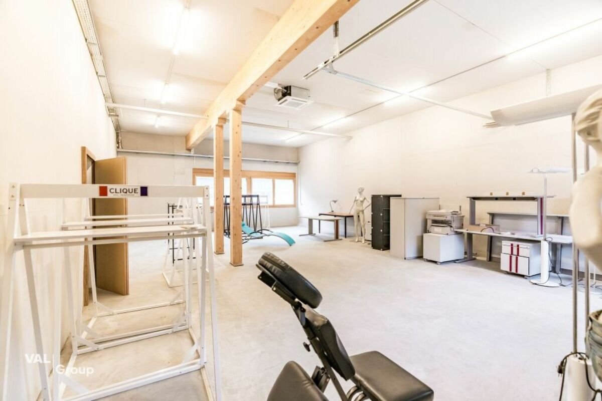 Commercial space in Gamsen – Versatile, with direct access
