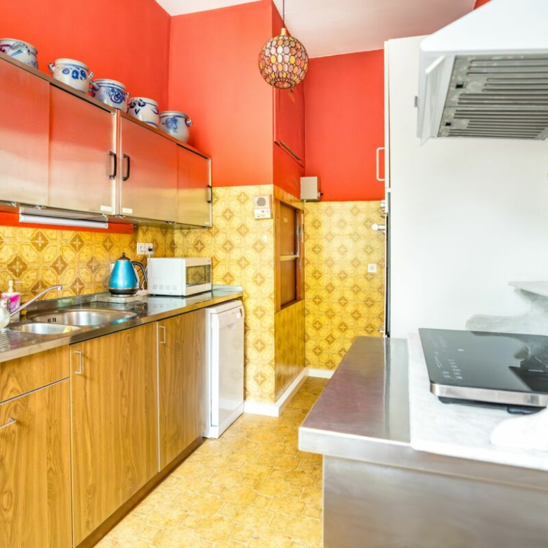 Former hotel with exceptional potential, enjoying a dreamlike panoramic location in Lötschental
