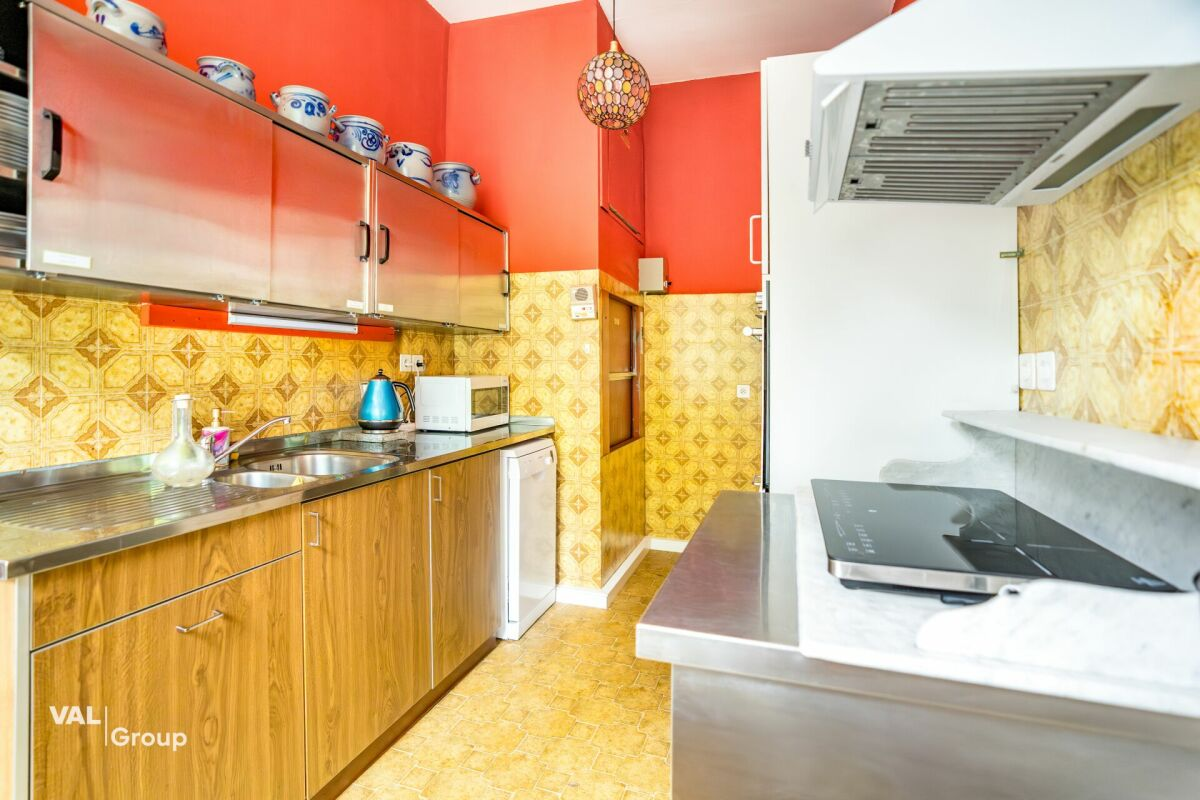 Former hotel with exceptional potential, enjoying a dreamlike panoramic location in Lötschental