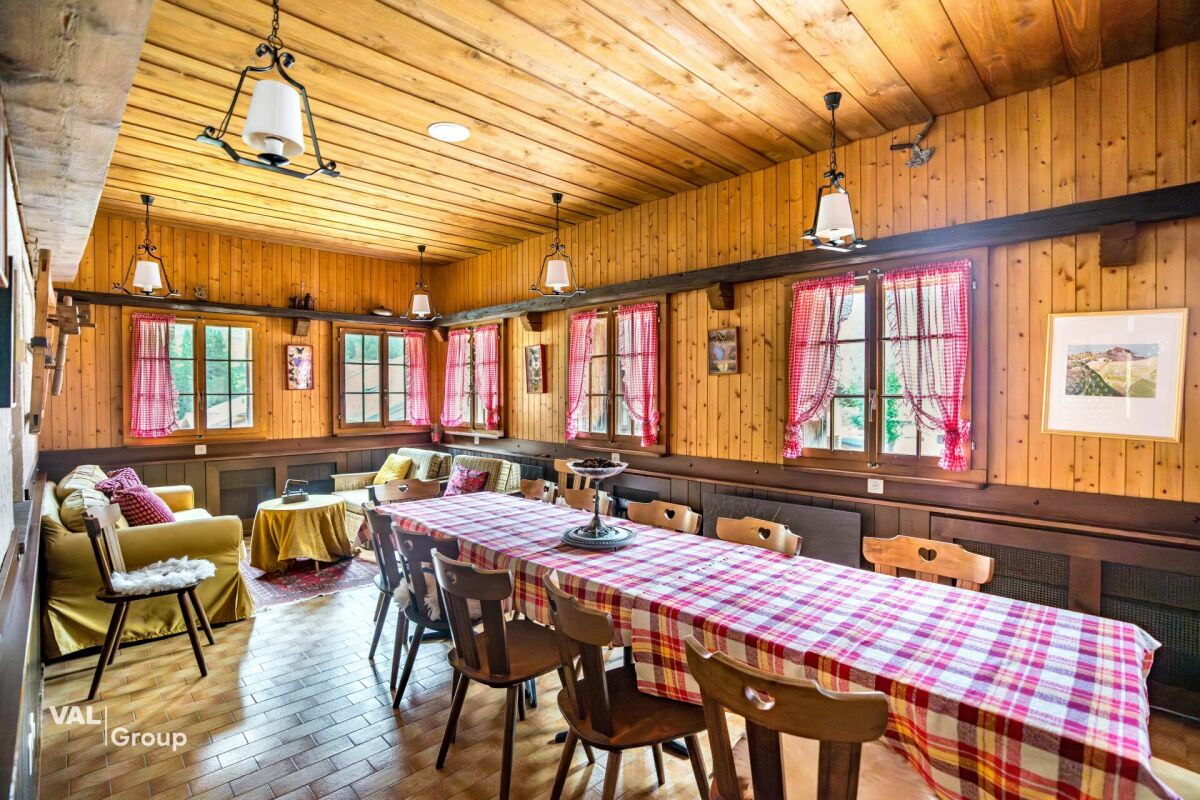 Former hotel with exceptional potential, enjoying a dreamlike panoramic location in Lötschental