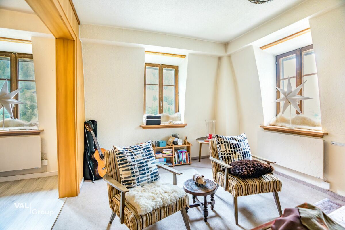 Former hotel with exceptional potential, enjoying a dreamlike panoramic location in Lötschental