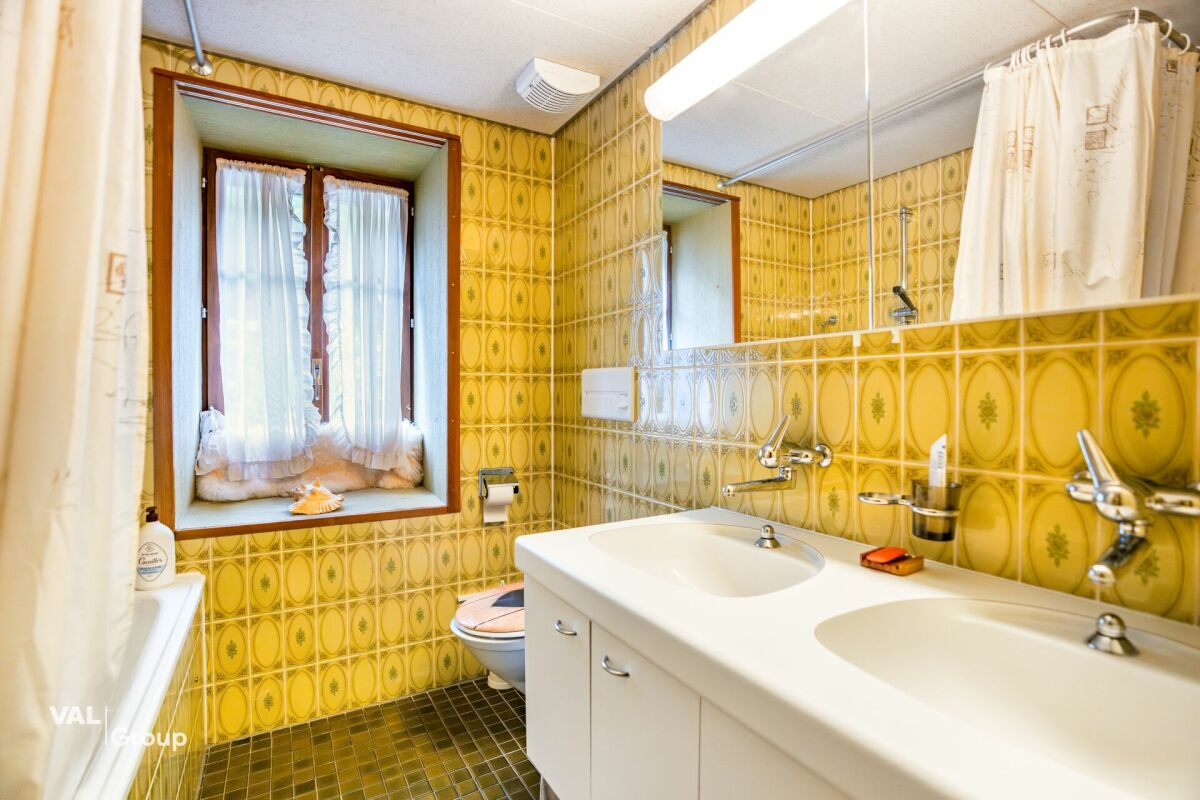 Former hotel with exceptional potential, enjoying a dreamlike panoramic location in Lötschental