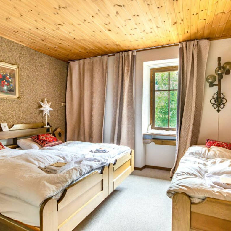 Former hotel with exceptional potential, enjoying a dreamlike panoramic location in Lötschental