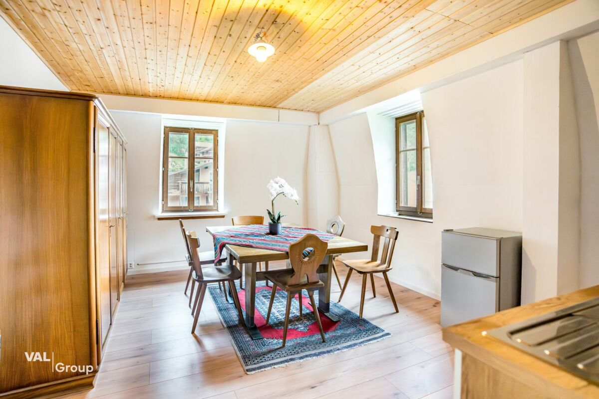 Former hotel with exceptional potential, enjoying a dreamlike panoramic location in Lötschental