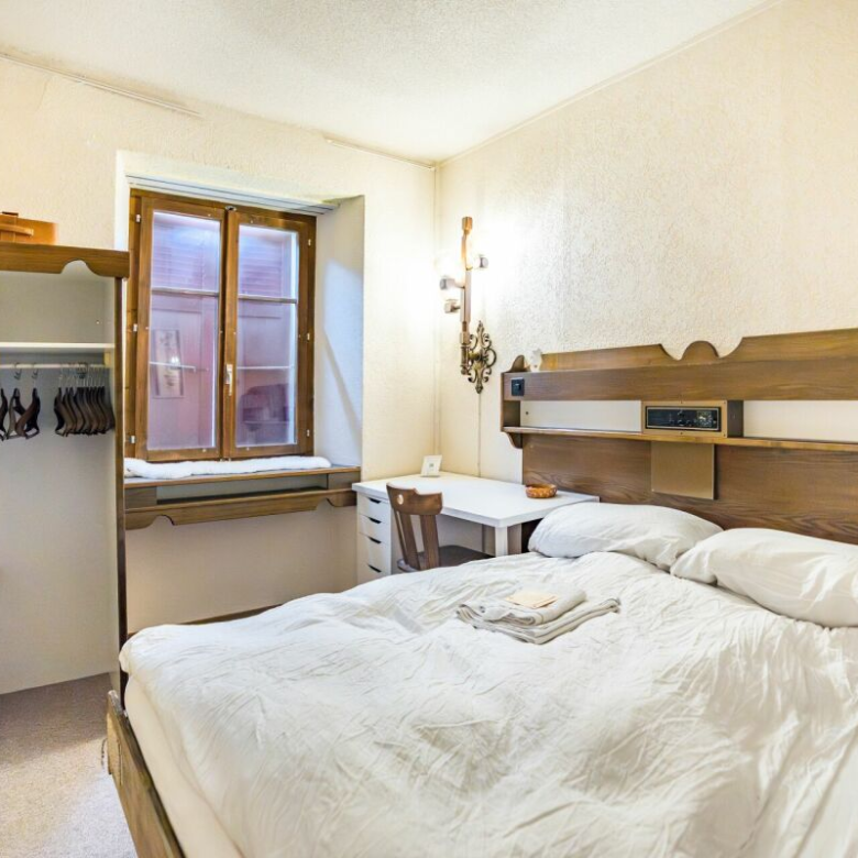 Former hotel with exceptional potential, enjoying a dreamlike panoramic location in Lötschental