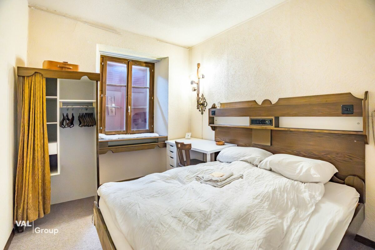 Former hotel with exceptional potential, enjoying a dreamlike panoramic location in Lötschental
