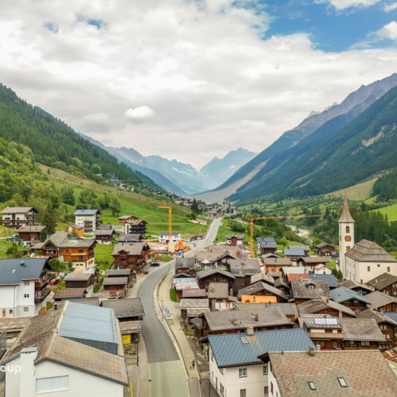 Former hotel with exceptional potential, enjoying a dreamlike panoramic location in Lötschental