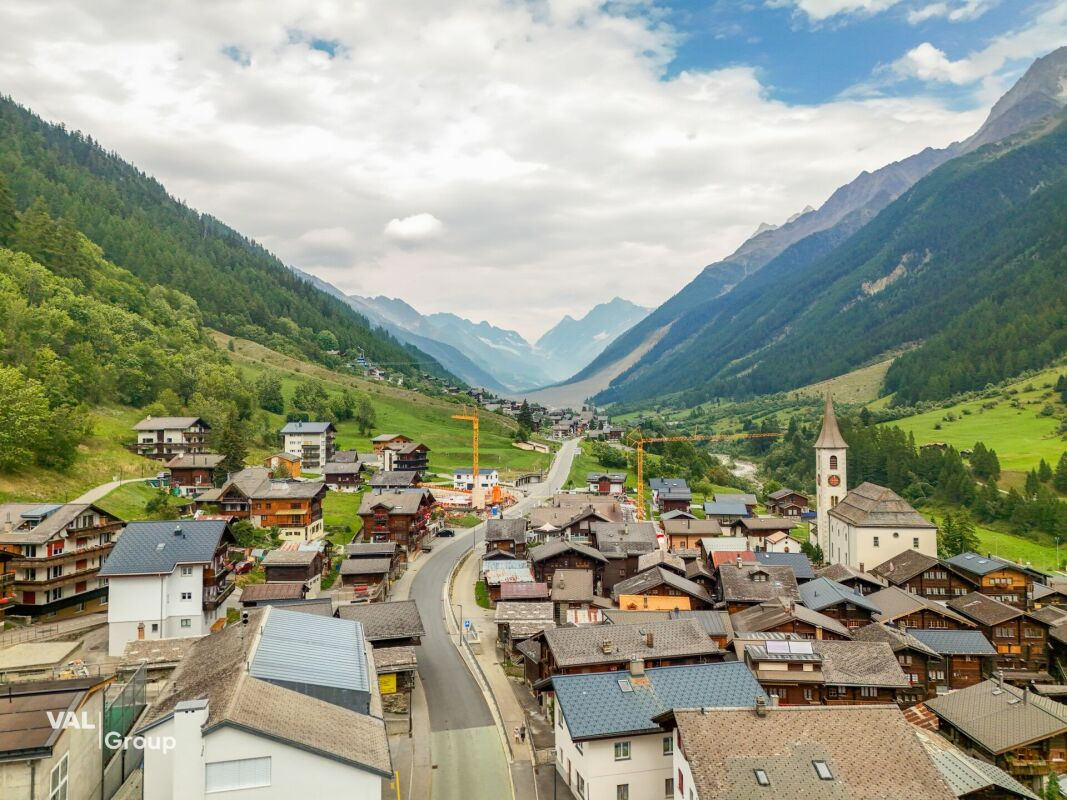 Former hotel with exceptional potential, enjoying a dreamlike panoramic location in Lötschental