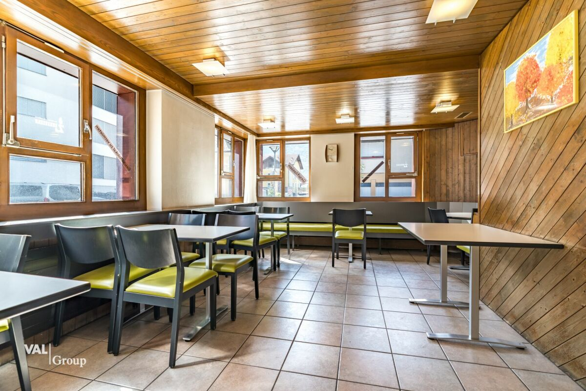 Local commercial plein de charme et offrant un beau potentiel au centre de Raron