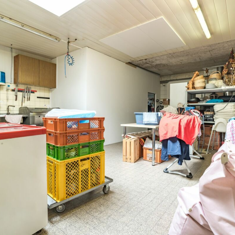 Local commercial plein de charme et offrant un beau potentiel au centre de Raron