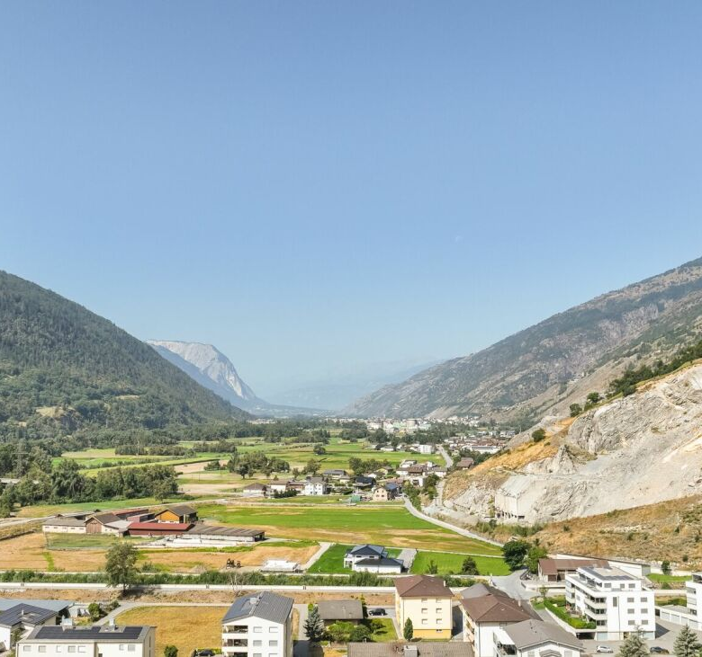 Local commercial plein de charme et offrant un beau potentiel au centre de Raron