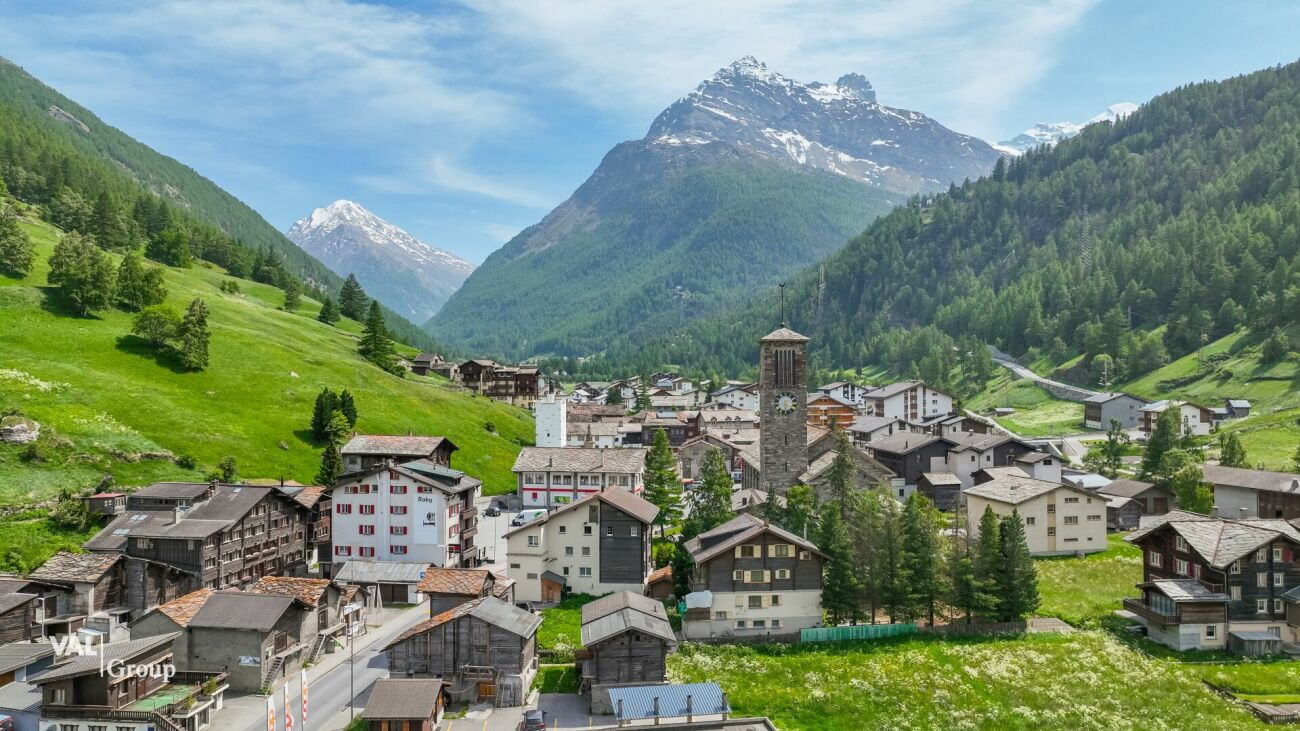 Investment Opportunity in the Heart of the Saas Valley – Hotel or Secondary Residences Authorized in Saas-Grund