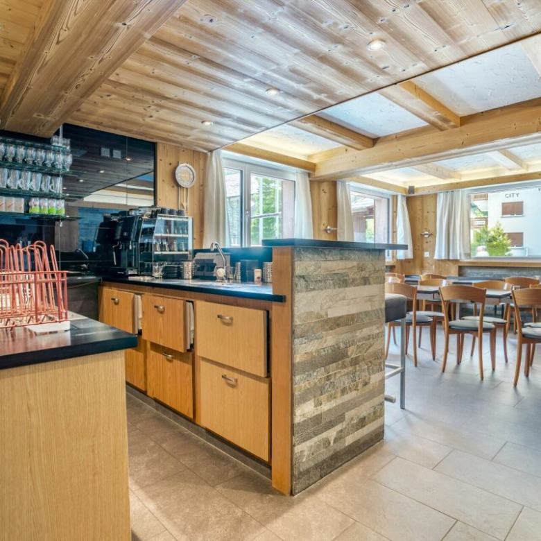 Investment Opportunity in the Heart of the Saas Valley – Hotel or Secondary Residences Authorized in Saas-Grund