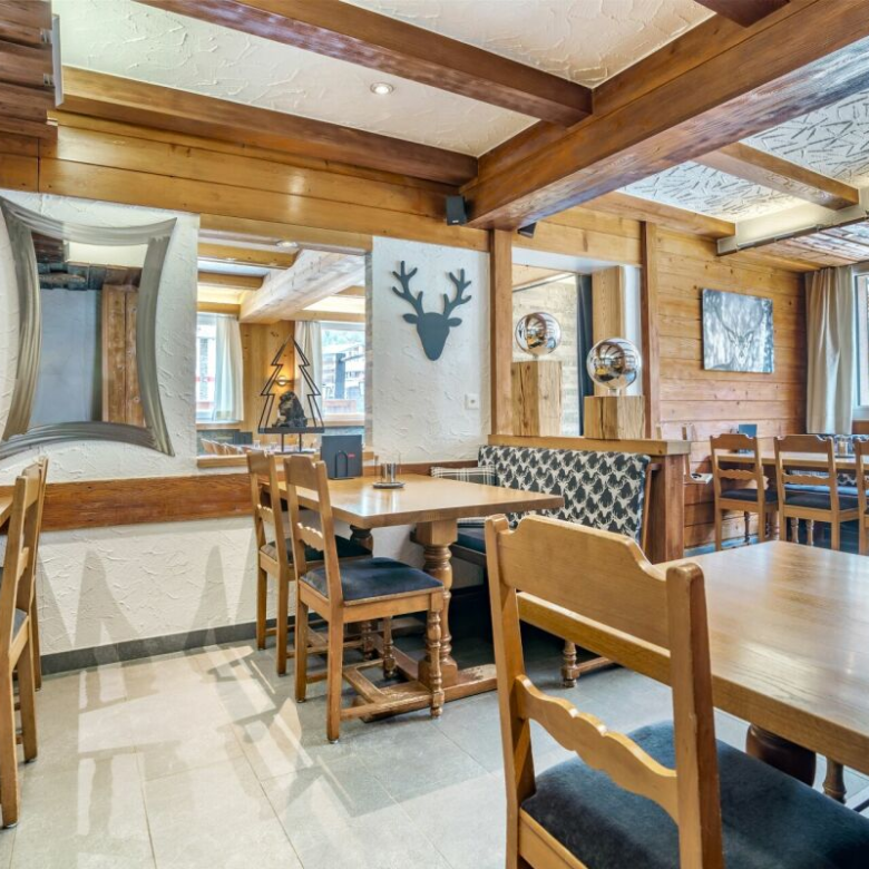 Investment Opportunity in the Heart of the Saas Valley – Hotel or Secondary Residences Authorized in Saas-Grund