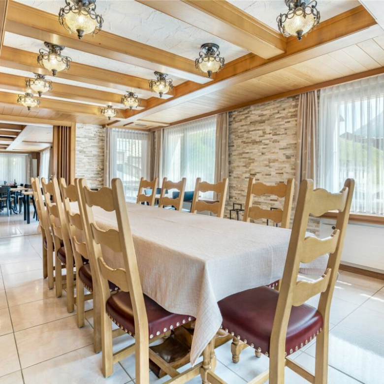Investment Opportunity in the Heart of the Saas Valley – Hotel or Secondary Residences Authorized in Saas-Grund