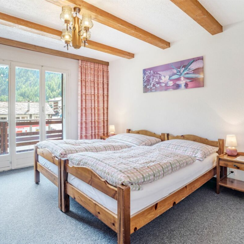 Investment Opportunity in the Heart of the Saas Valley – Hotel or Secondary Residences Authorized in Saas-Grund