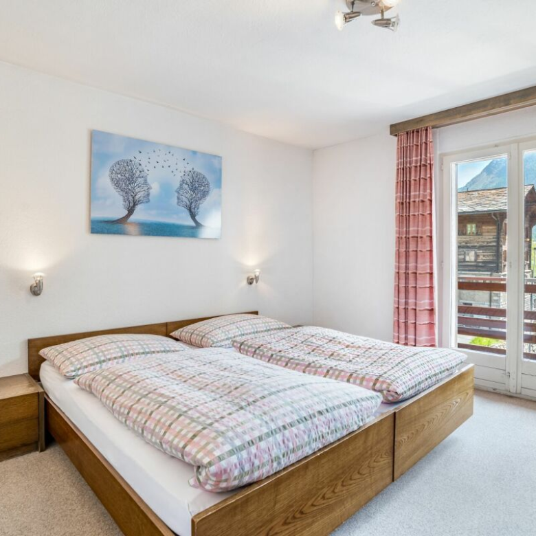 Investment Opportunity in the Heart of the Saas Valley – Hotel or Secondary Residences Authorized in Saas-Grund