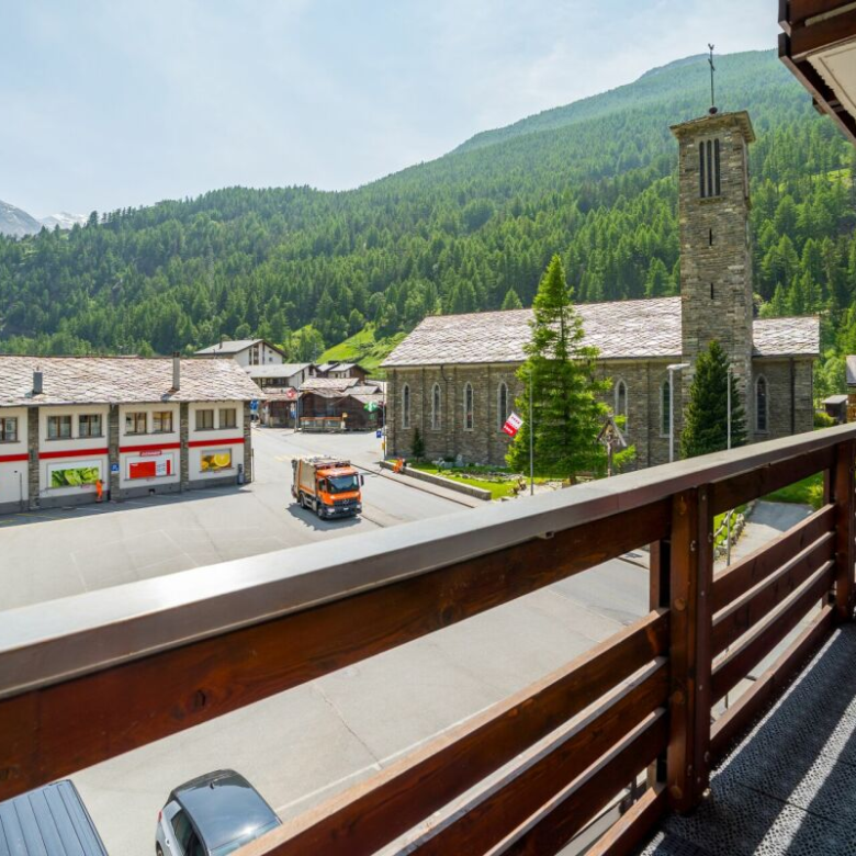 Investment Opportunity in the Heart of the Saas Valley – Hotel or Secondary Residences Authorized in Saas-Grund
