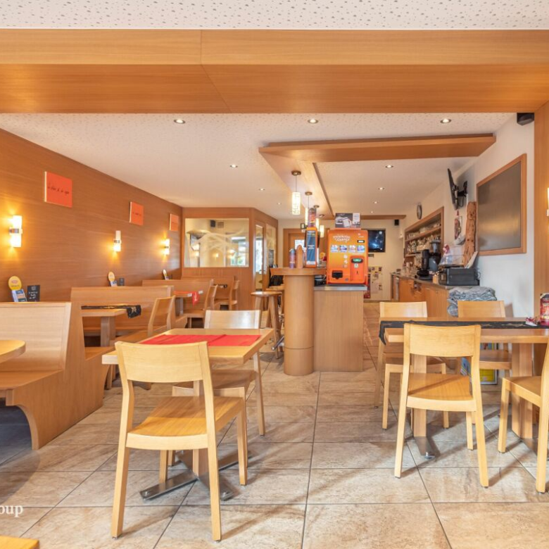 Komfort und Eleganz, mit Garten und Terrasse